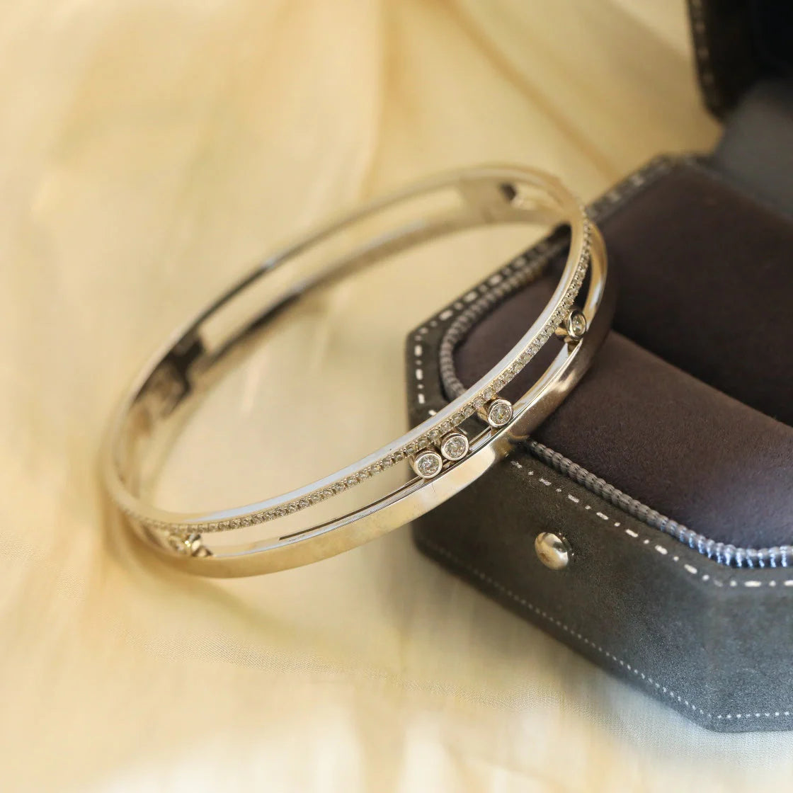 [AuraEcho]Move Romane Diamond Bangle Bracelet