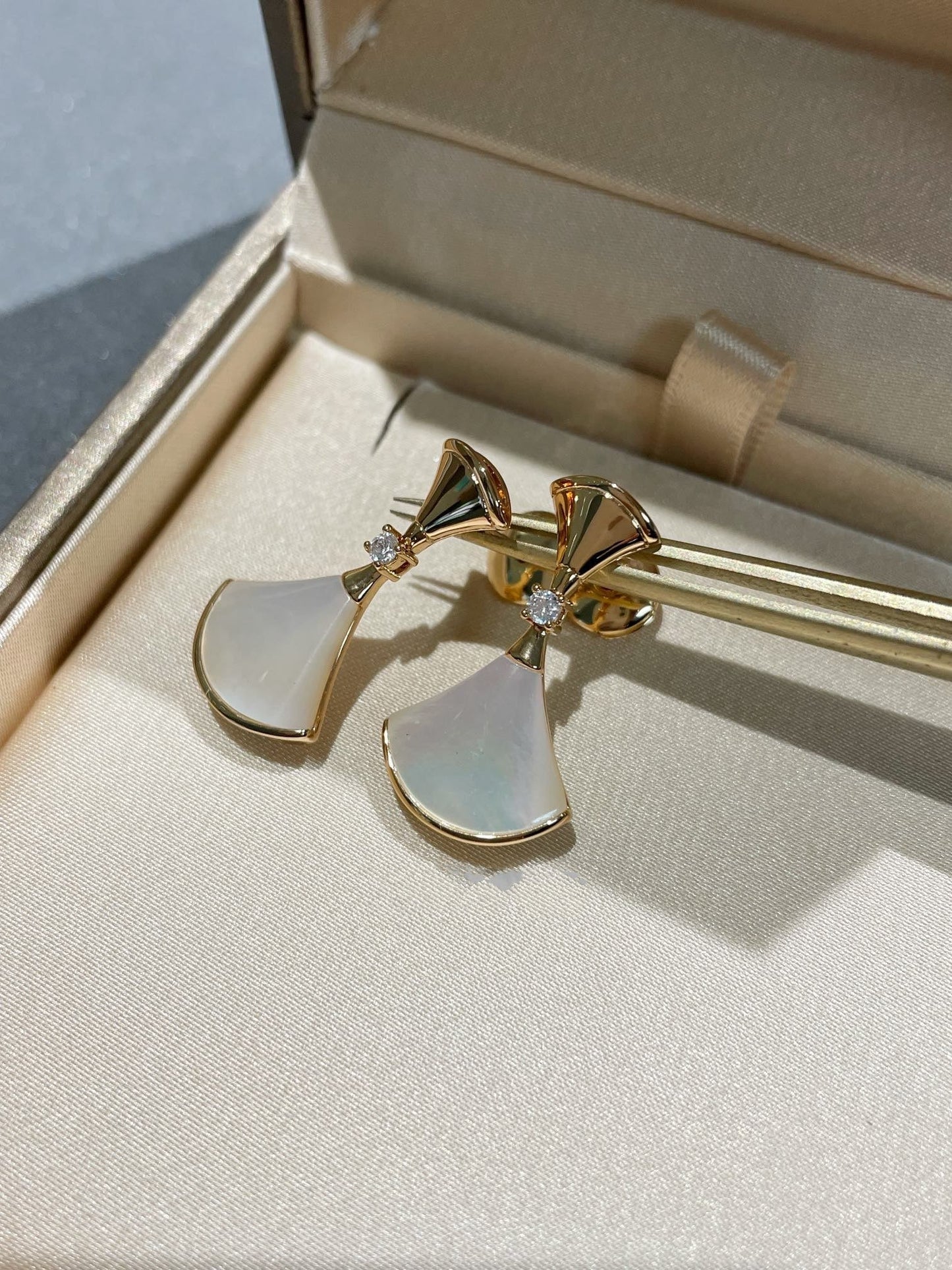 [AuraEcho]DREAM MOP 1 DIAMOND EARRINGS