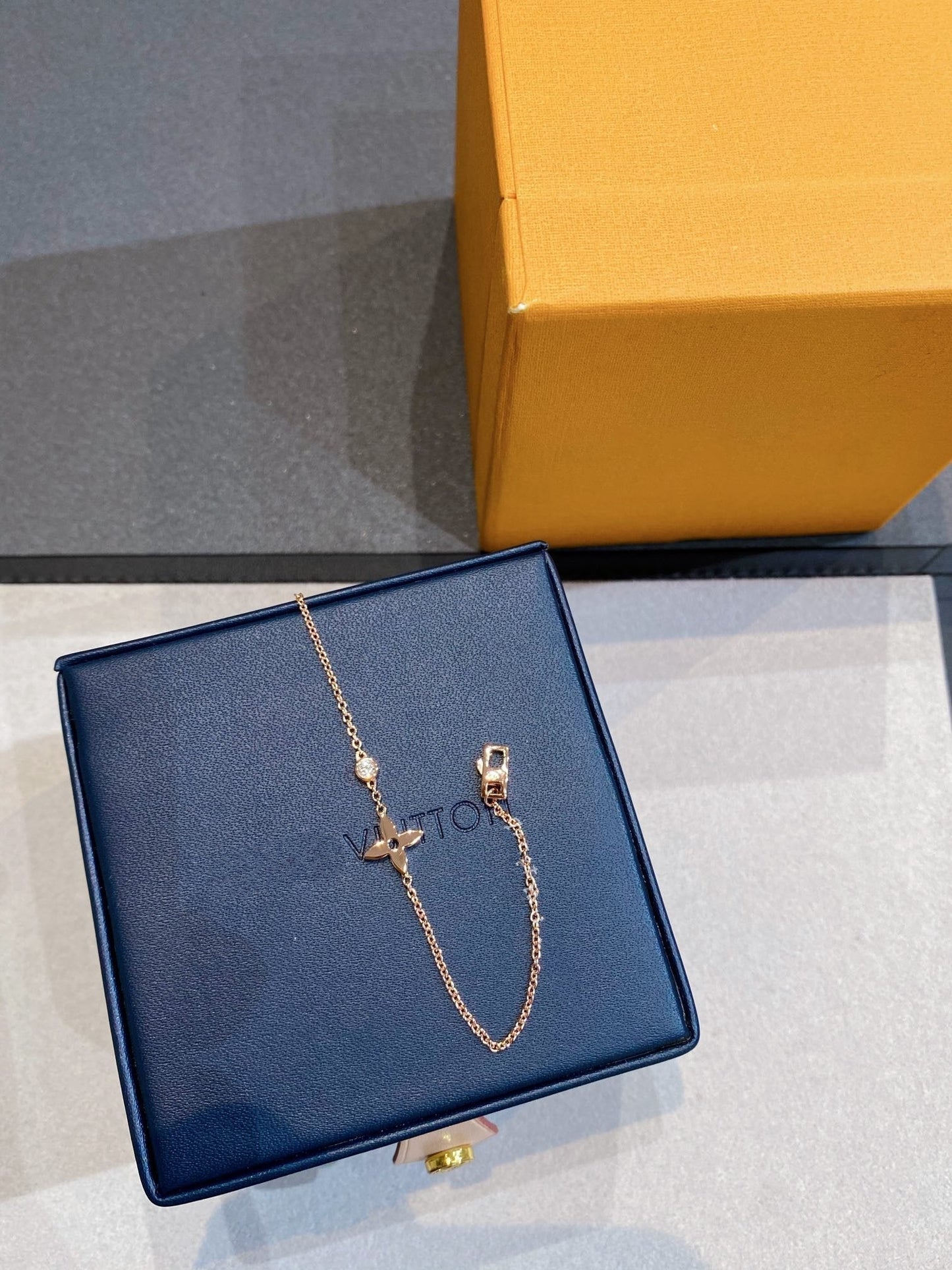 [AuraEcho]STAR DIAMOND PINK GOLD BRACELET