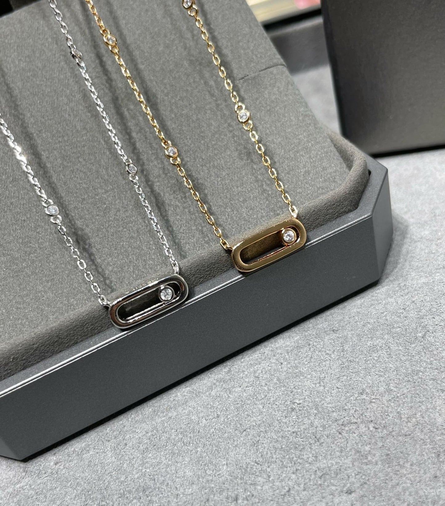 [AuraEcho]MOVE UNO DIAMOND NECKLACE