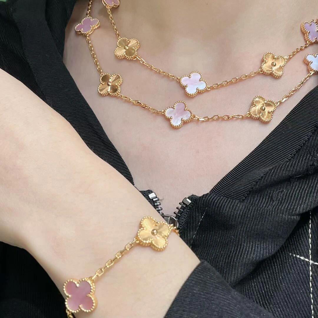 [AuraEcho]CLOVER 20 MOTIFS LASER PINK MOP NECKLACE