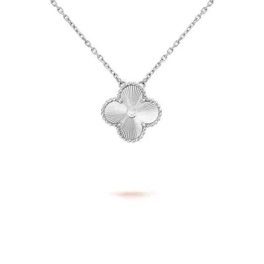 [AuraEcho]CLOVER  15MM DIAMOND LASER NECKLACE SILVER