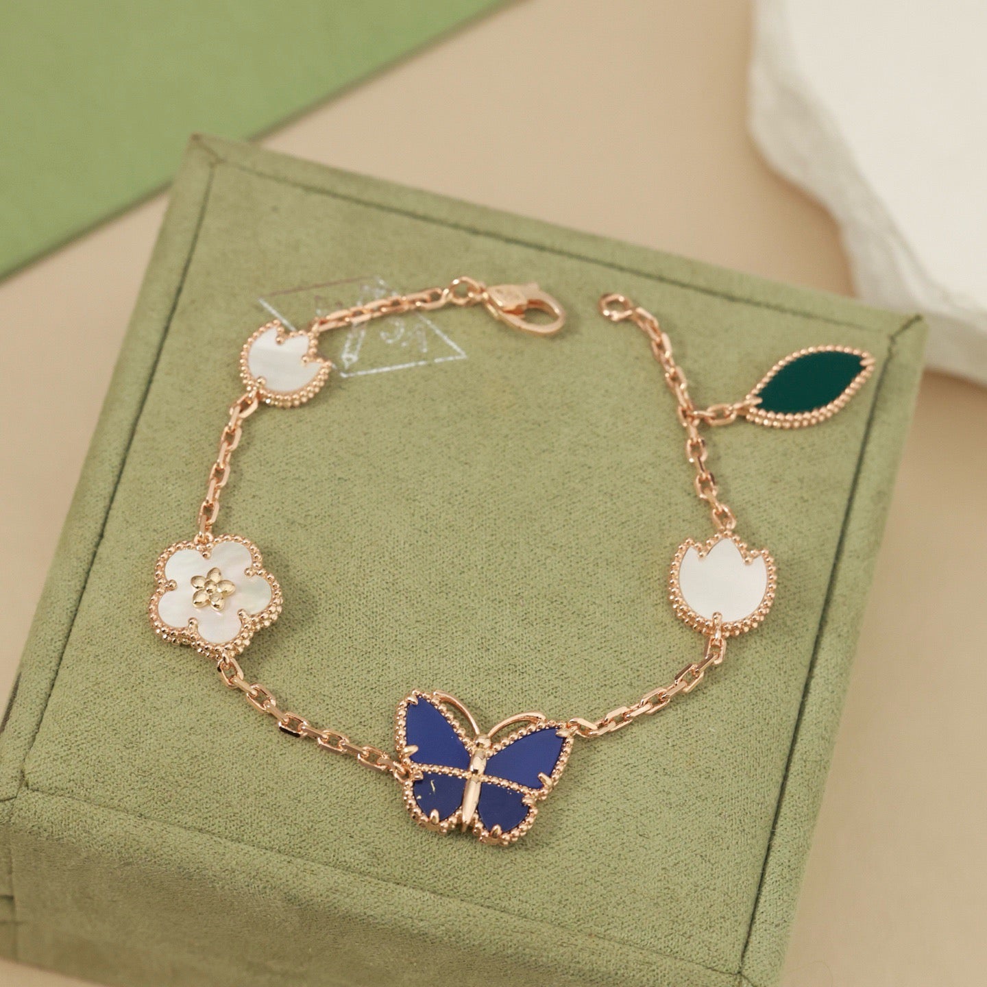 [AuraEcho]LUCKY SPRING BUTTERFLY 5 MOTIF BRACELET