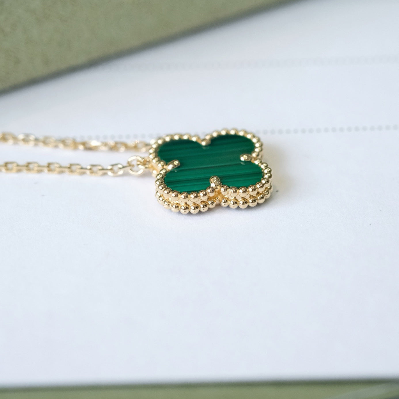[AuraEcho]CLOVER 15MM MALACHITE SINGLE FLOWER  NECKLACE