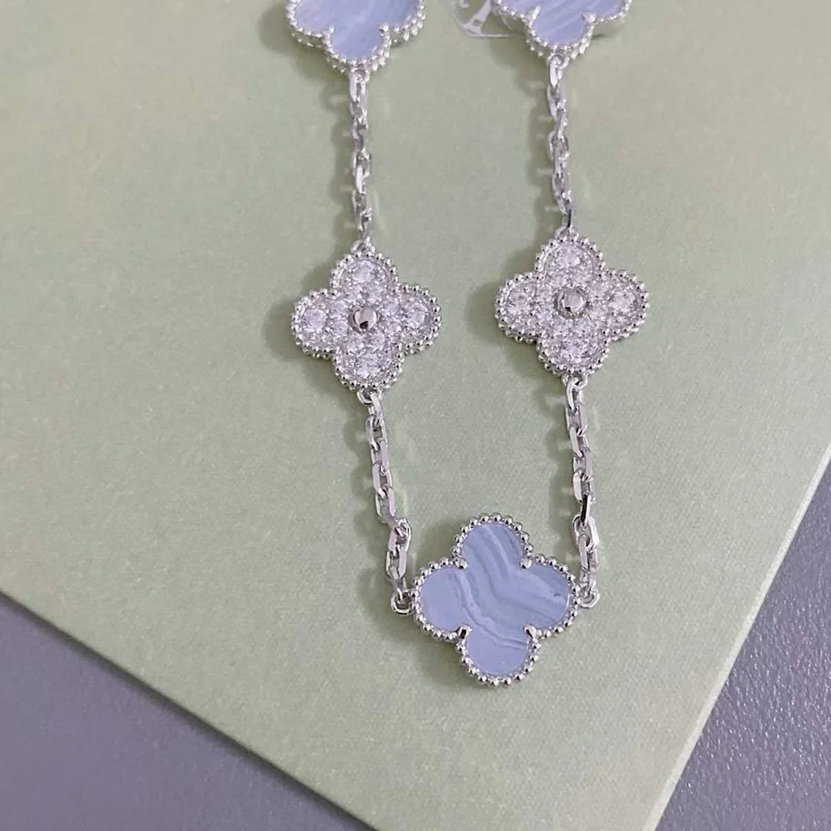 [AuraEcho] CLOVER 5 MOTIF PURPLE CHALCEDONY BRACELET COLLECTION