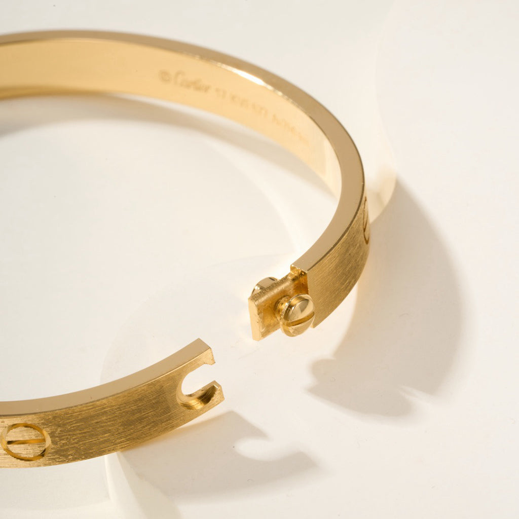 [AuraEcho] LOVE Brushed & Lucky Spring Butterfly 5-Motif Bracelet Stack Set