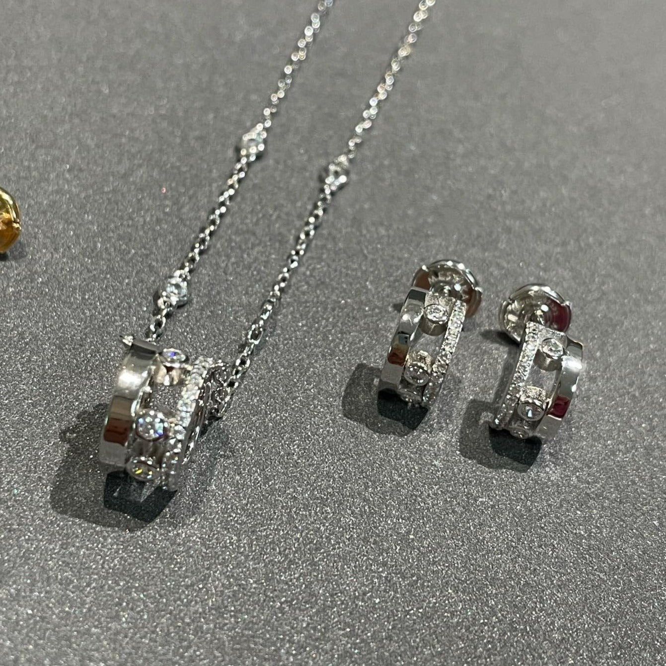 [AuraEcho]CHAIN MOVE ROMANE PEDAND NECKLACE