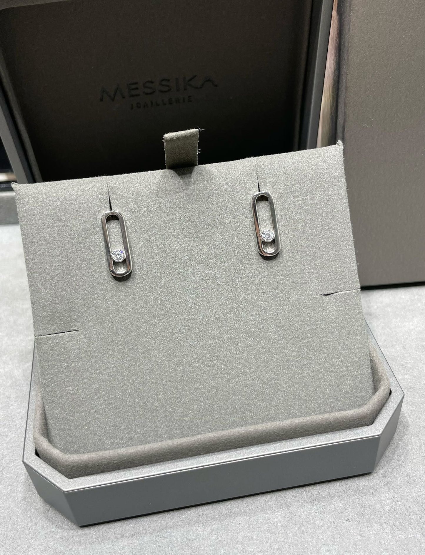 [AuraEcho]MOVE UNO SMALL 1 DIAMOND EARRINGS