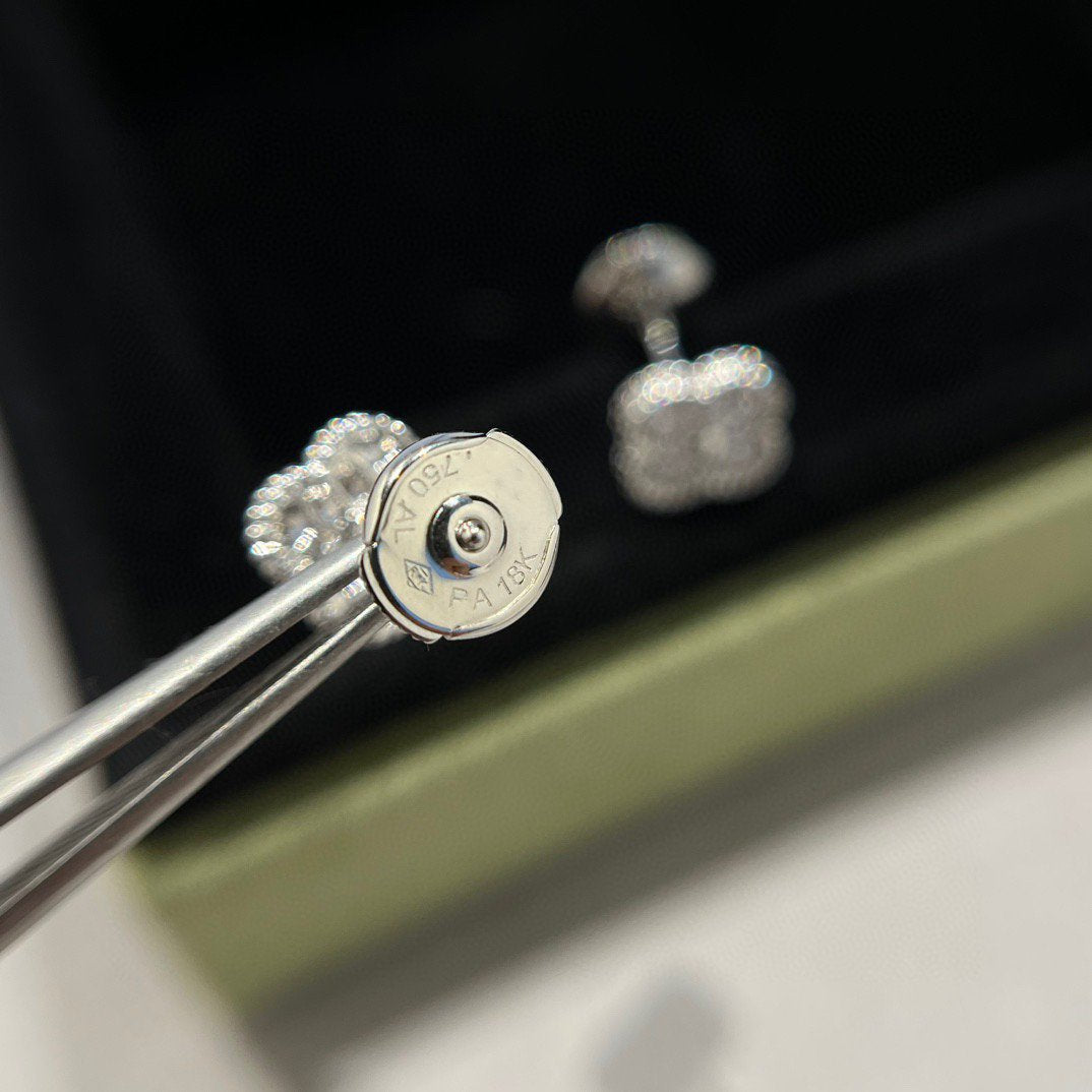 [AuraEcho]CLOVER MINI DIAMOND STUD EARRINGS